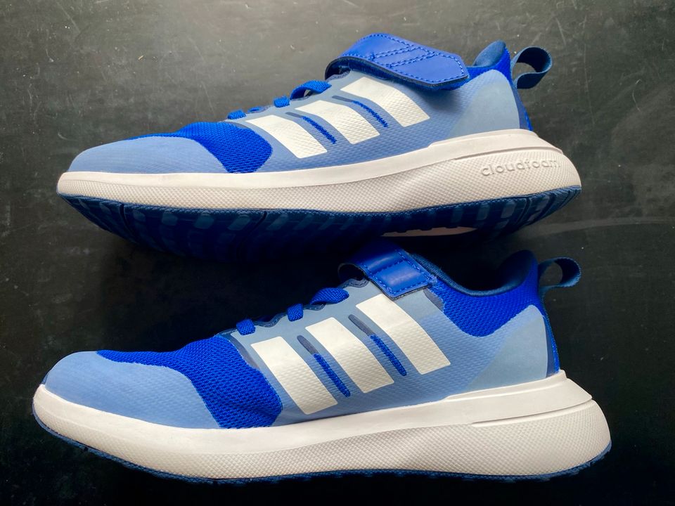 Adidas Fortarun 2.0 blau 35 in Kösching