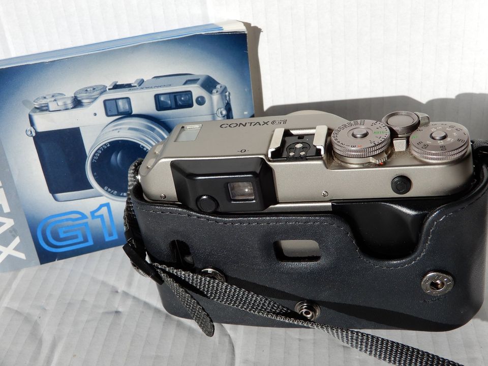 Contax G1 analoge Kamera mit 2 Objektiven und Taschen in Bayreuth