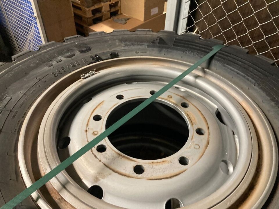 Mercedes Stahlfelge 3-teilig 365/85 R20 Sprengringfelge Reifen in Augsburg