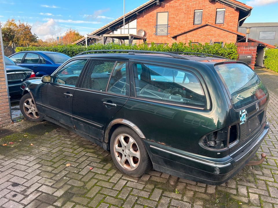 Mercedes W210 E-Klasse 200 Kompressor Schalchtfest Ersatzteile in Delmenhorst