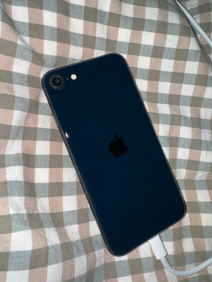 iPhone Se3 128GB, schwarz, mit Apple care+ in München