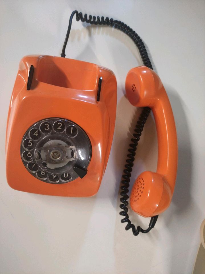 Telefon mit Wählscheibe alt Retro in Dinslaken