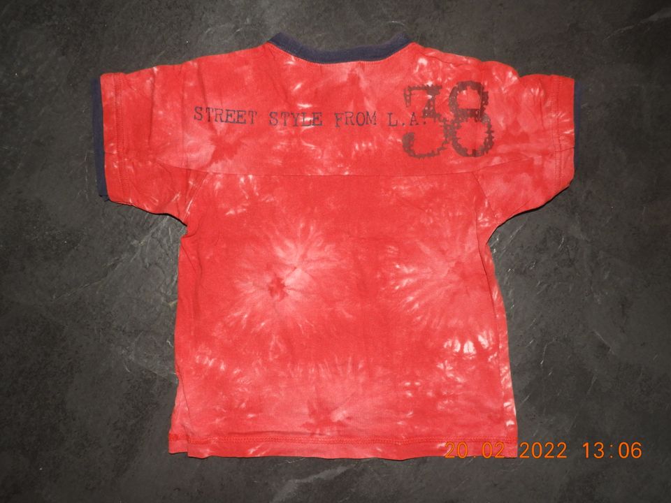 rotes T-Shirt Gr. 104 in Berlin