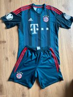 Original Adidas Bayern München Trikot und Hose Nordrhein-Westfalen - Bedburg Vorschau