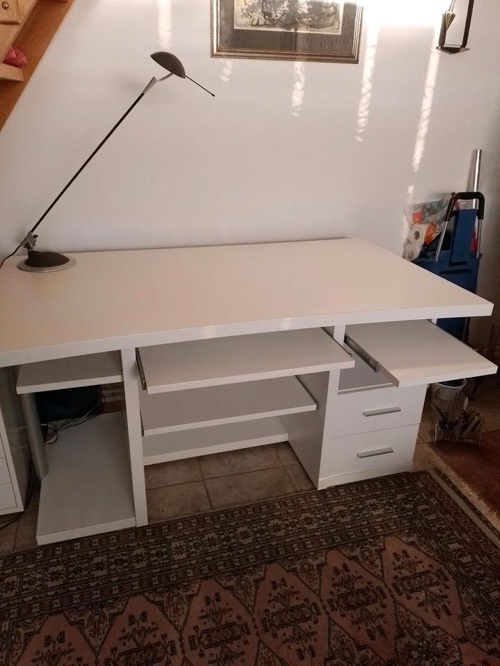 Schreibtisch   , hochwertige Ausführung in Ihlow
