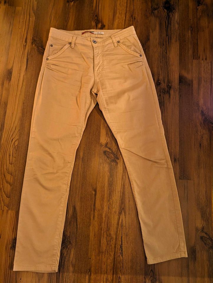 Hellbraune leichte Jeans v. Please Italy in small (S / 36) in Uslar