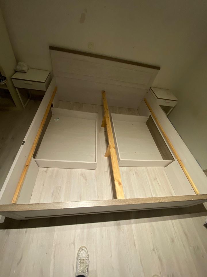 Bett Kasten mit Nachttisch in Aachen