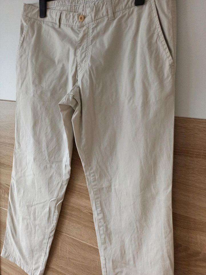 Hose Herren Stoff Hugo Boss beige Gr. 38/30 TOP in Bad Pyrmont