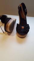 schwarze Tommy Hilfiger Schuhe in 41 Essen - Essen-Ruhrhalbinsel Vorschau