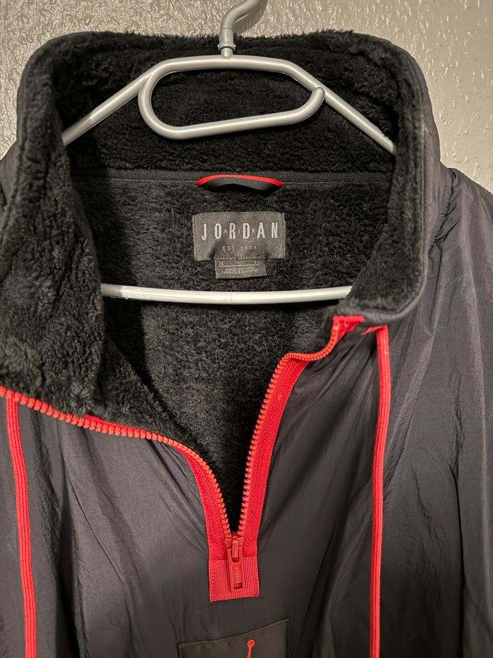 Original Jordan Pullover Sweat Jacke L Gr. XL Schwarz Rot Nike in Helmstedt