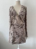 Asos kleid neu beige schwarz kurz 42 rückenfrei Sommer Brandenburg - Schönefeld Vorschau