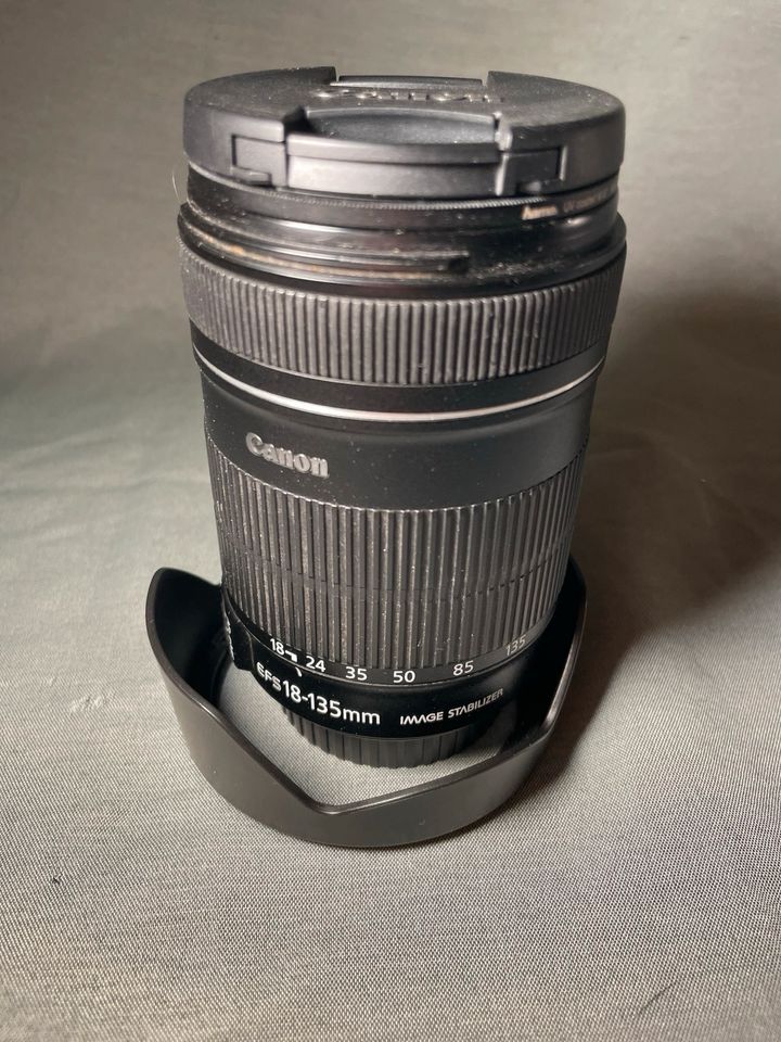 Canon EF-S 18-135 objektiv 3.5-5.6 top Zustand + Zubehörteile in Mainz