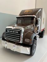 Bruder 2828 - Fahrzeug Mack Granite Ups Logistik - LKW München - Sendling-Westpark Vorschau