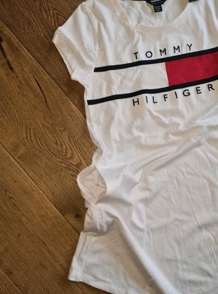 Original Tommy Hilfiger Kleid neu mit Etikett in Fürth