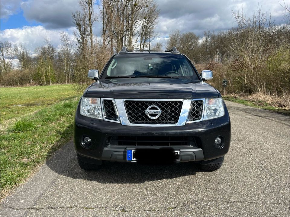 Nissan Navara 4x4 Automatik Longbed AHK Kamera usw in Hügelsheim