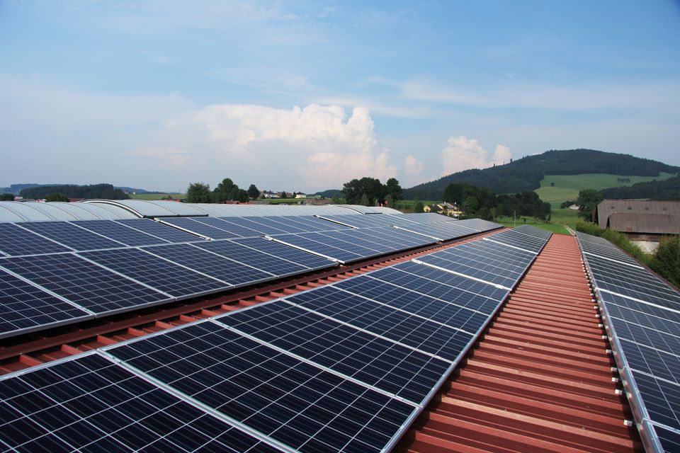 Dachsanierung ohne Eigenkapital mit Photovoltaik | Vermieten Sie ihre Dachfläche in Frankfurt am Main
