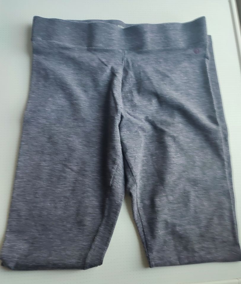 Tchibo active Sporthose Gymnastikhose Leggings Gr. S Grau in Preußisch Oldendorf