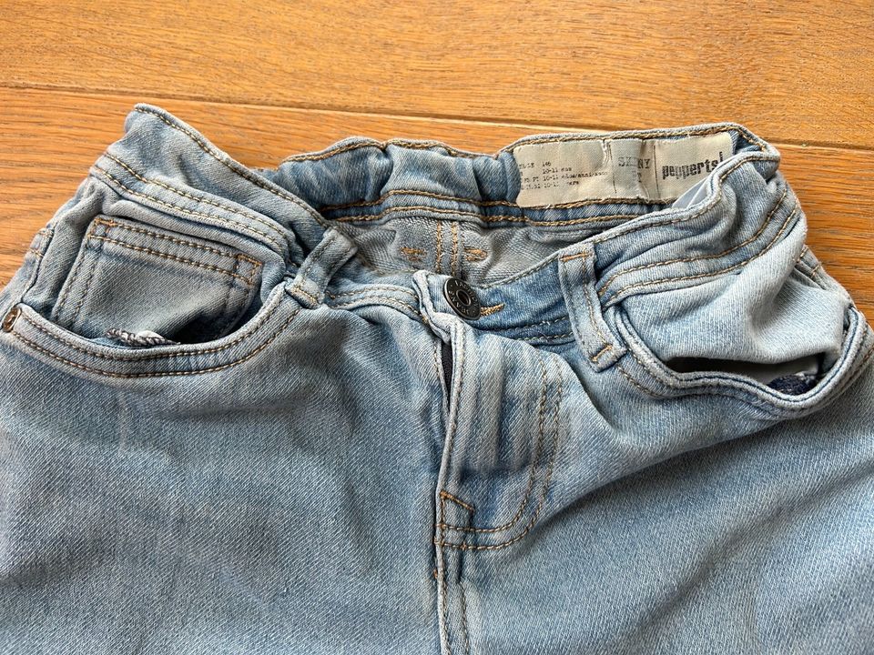 Schöne weiche skinny  Jeans Gr. 140/146 in Lüdenscheid