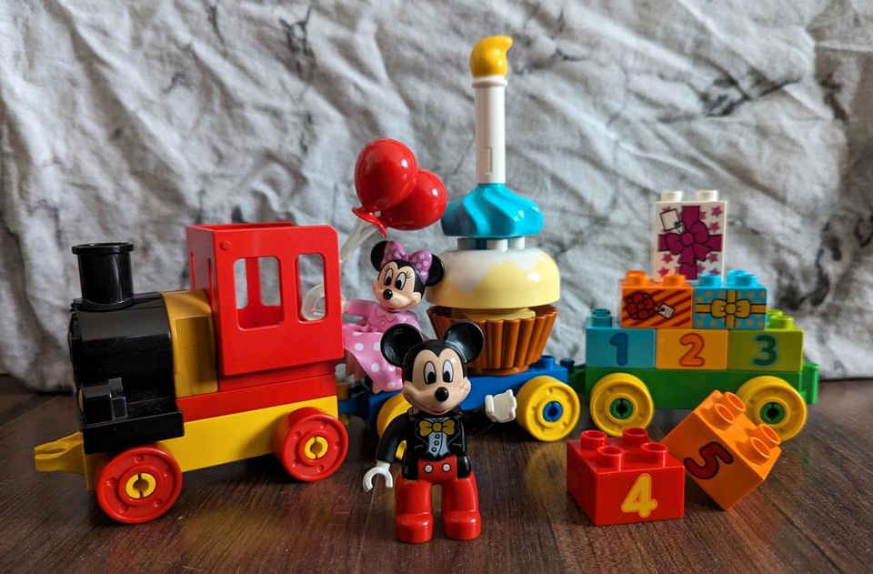 Lego Duplo Mickey Mouse Geburtstagszug in Berlin