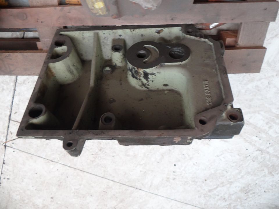 Deutz Zwischenplatte Hydraulikblock #2388767 R in Itterbeck