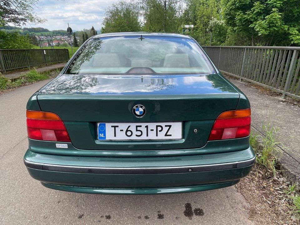 BMW 535iA E39 Youngtimer Scheckheft top Ausstattung in Illingen