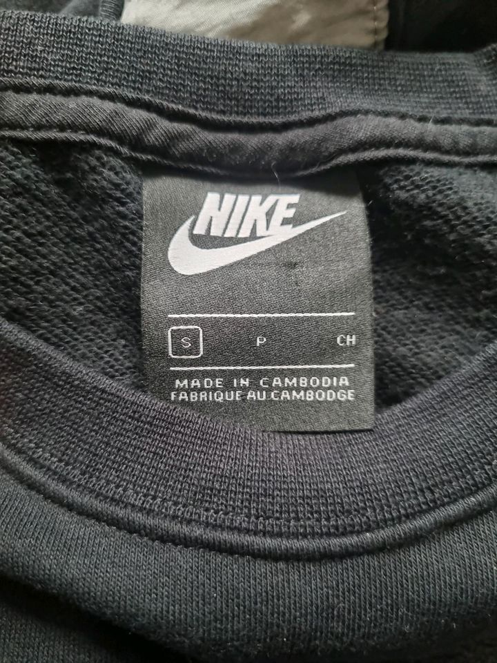 Nike Pullover in Freisen