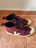 Veja Schuhe Sneaker rot Größe 43 Brandenburg - Michendorf Vorschau
