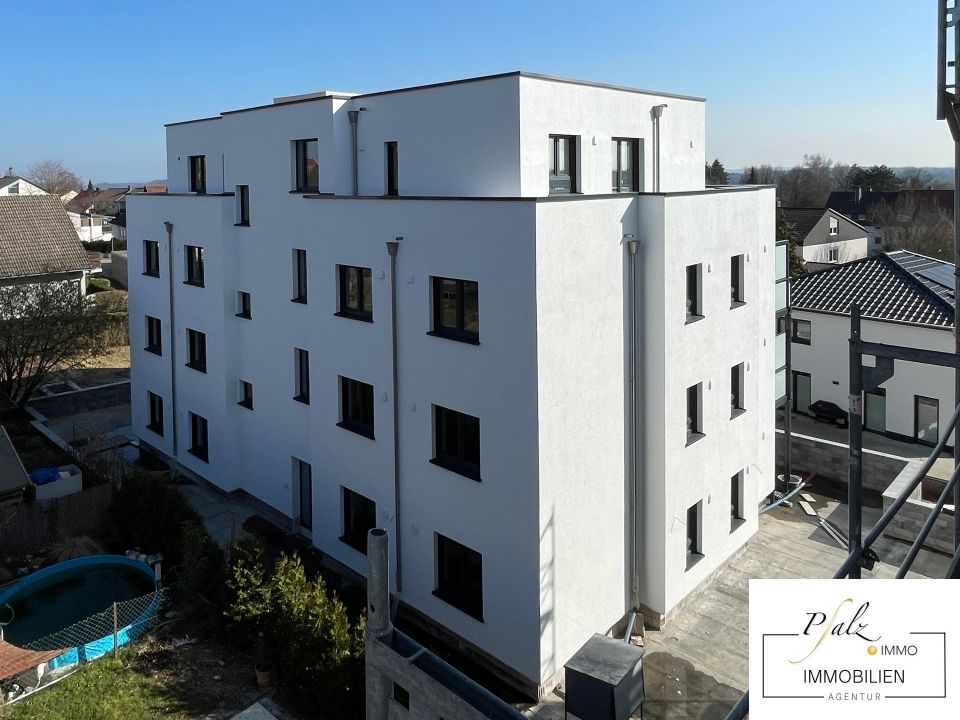 NEUBAU - energieeffiziente 3-Zimmer-Wohnung mit Balkon und Weitblick! in Pirmasens