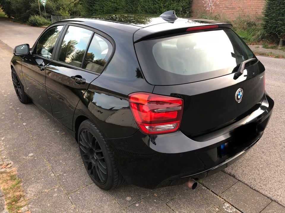 BMW 114i - TÜV, Kette, Keilriemen, Reifen u. Bremsen NEU in Meerbusch