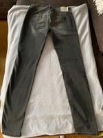 2 Jeanshosen Gr. 26. Beide wie neu Nordrhein-Westfalen - Neuenkirchen Vorschau