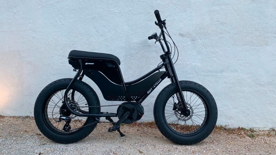 das kleine tiefschwarze Lil Missy Sondermodell eBike Bosch Motor in Klettgau