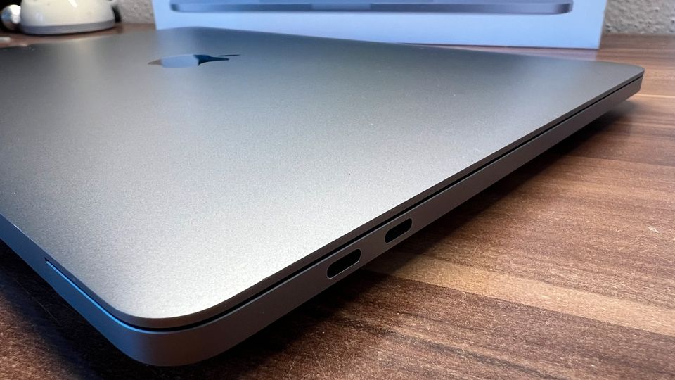 MacBook Pro 13“ M1, Touchbar,Touch ID, in Burghausen