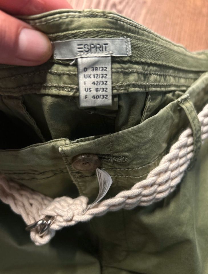 Esprit, Chino, sportlich, grün 38/32, neu in Geeste