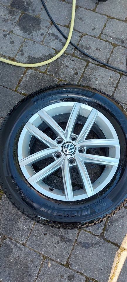Michelin Crossclimate 215/60 R16 99V auf original VW Alufelgen in Steinenbronn