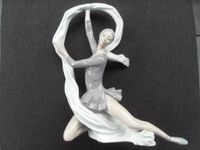 NAO by Lladro Porzellanfigur Ballett-Tänzerin mit Schleier, gross Essen - Essen-Katernberg Vorschau