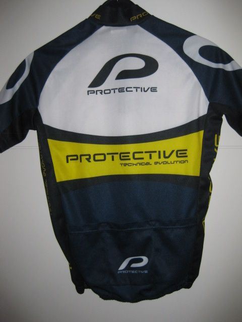 Trikot Protective Gr. 152 in Oppenau