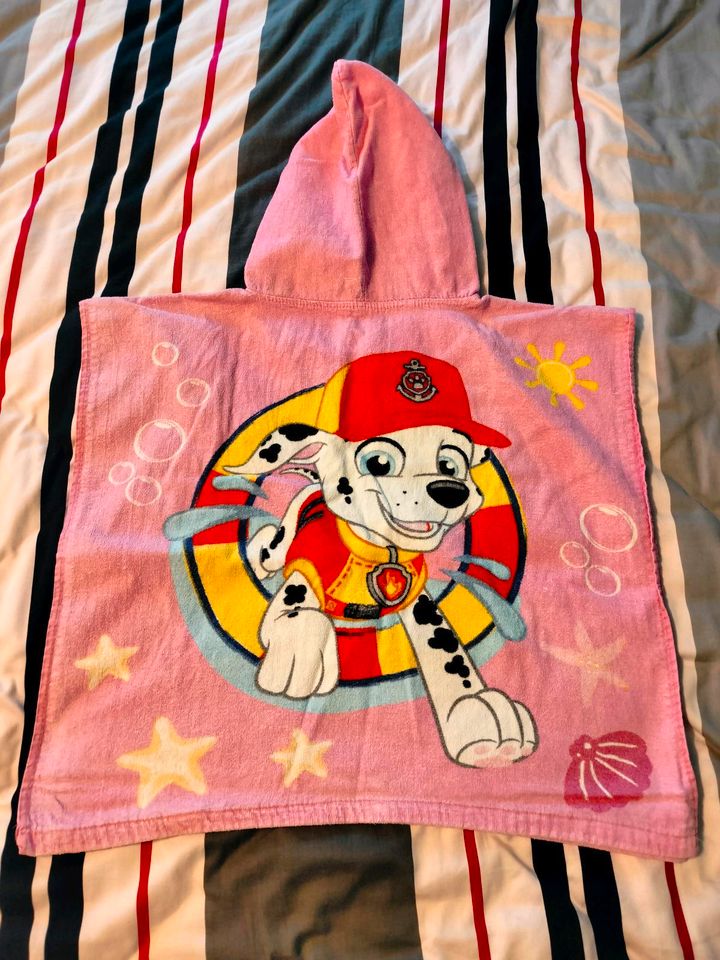 Badeponcho Paw Patrol und Hello Kitty in Zaberfeld