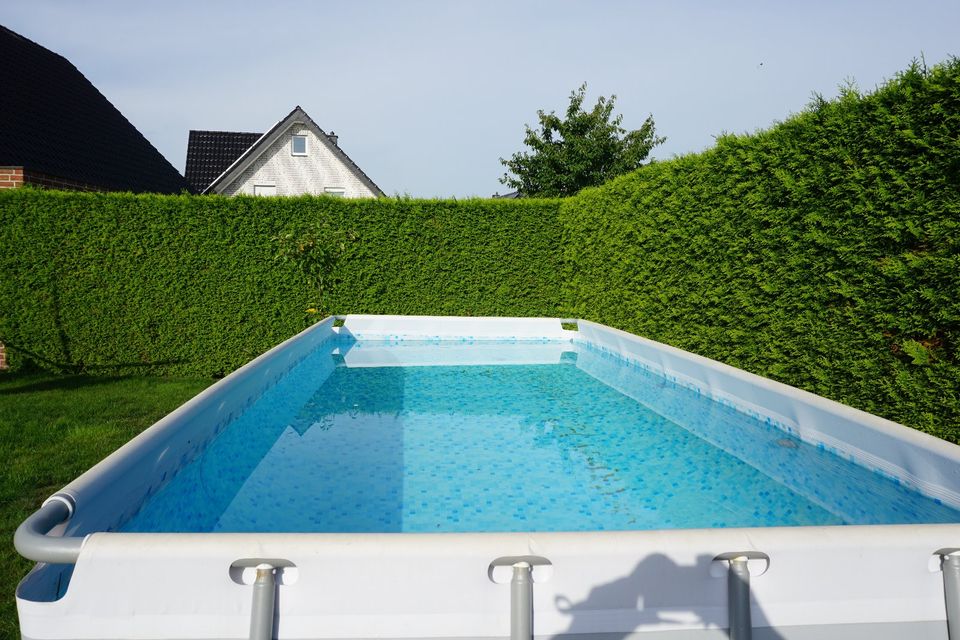 Bestway Pool 4 x 2 x 1,20 m. mit Zubehör in Oelde