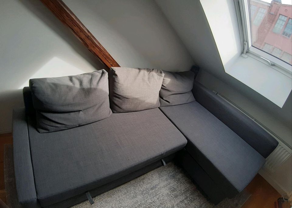 Sofa mit Schlaffunktion und Bettkasten (Ikea) in Erlangen
