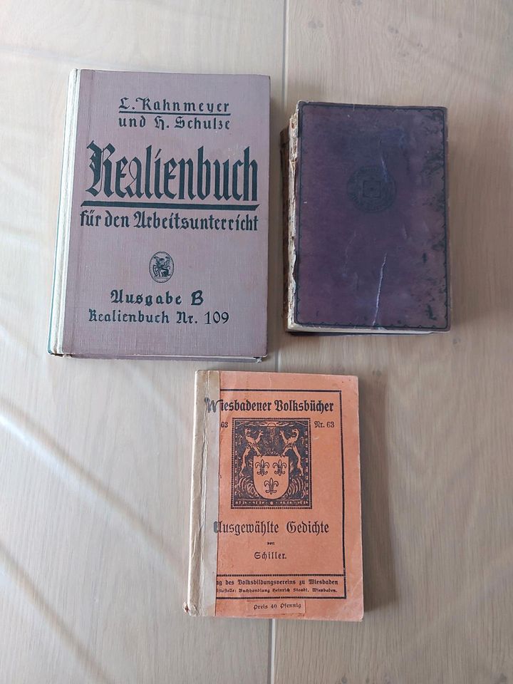 3x alte Bücher in Breuberg