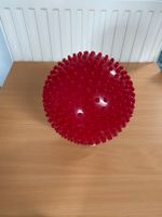 Igelball ca. 16cm rot Bayern - Forchheim Vorschau