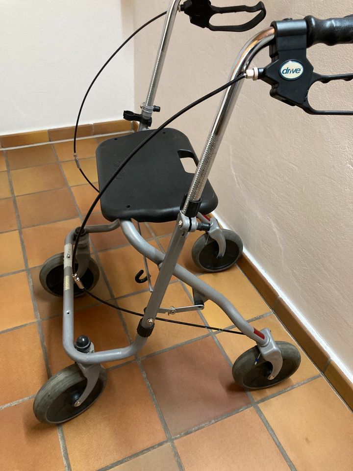 DRIVE Rollator Migo Silber 190/50 bis Max 130kg Gehhilfe mit Sitz in Rednitzhembach