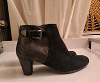 Edel Stiefelette Ara Wildleder Boots Schwarz Stiefel Neu 37,5 Nordrhein-Westfalen - Wermelskirchen Vorschau
