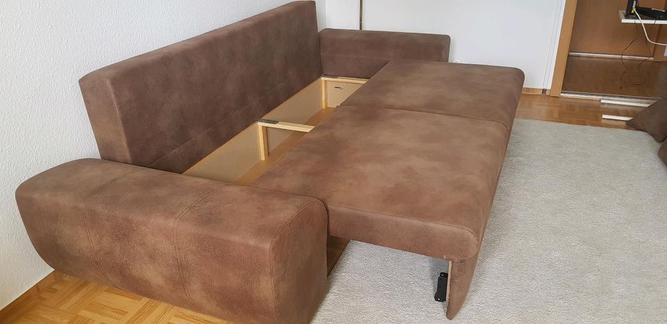 Sofa mit Bettkasten und Schlaffunktion in Schwerin