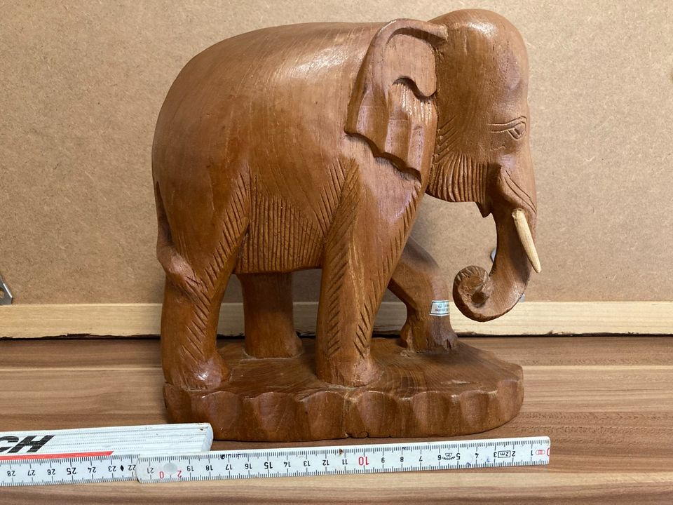 1x Elefant, Holz, Teak, handgeschnitzt, h=24cm in Leipzig