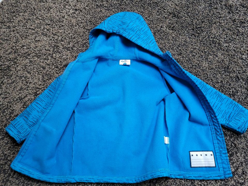 Topolino Jacke Gr. 104 Softshelljacke blau Kapuze *wie neu* in Wetschen