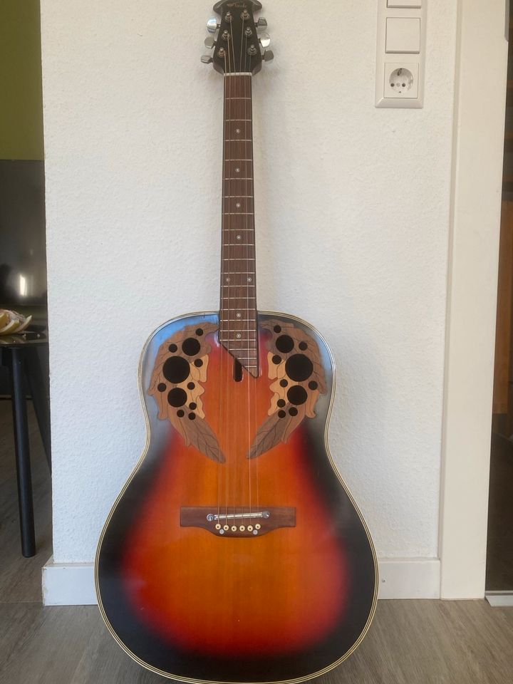 Gitarre von Claude für 38€ in Freiburg im Breisgau