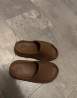 Yeezy Slides Berlin - Mitte Vorschau