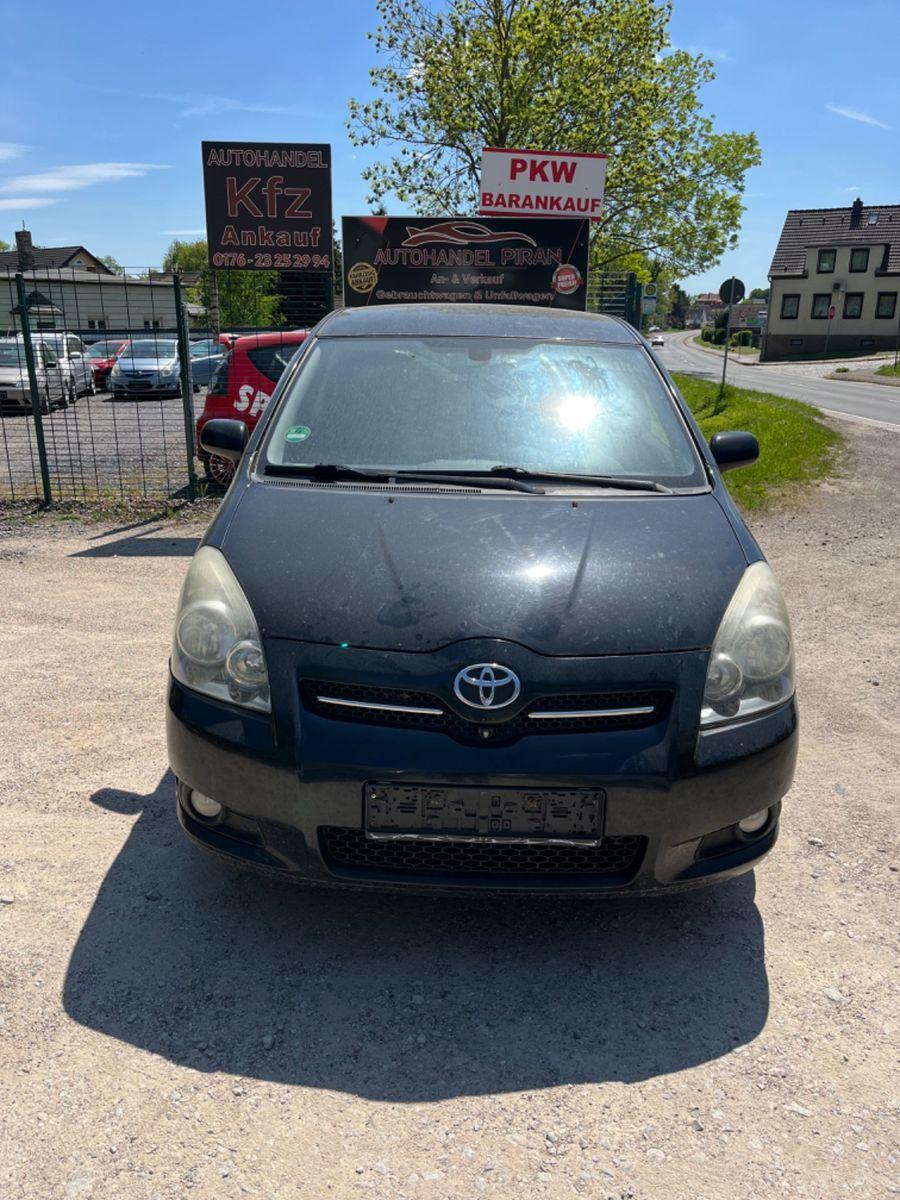 Abbildung des Autos Toyota Corolla Verso 2.2…