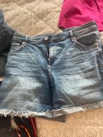 Damen short Größe 42/44 zu verkaufen Bayern - Niederfüllbach Vorschau